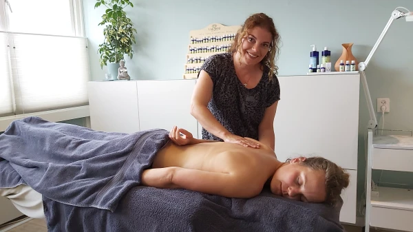 rugbehandeling scrub massage pakking